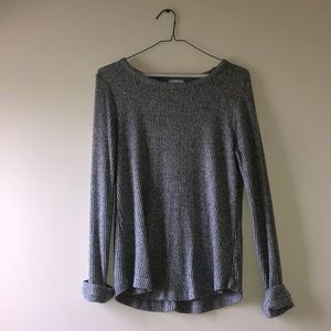 gray Old Navy sweater